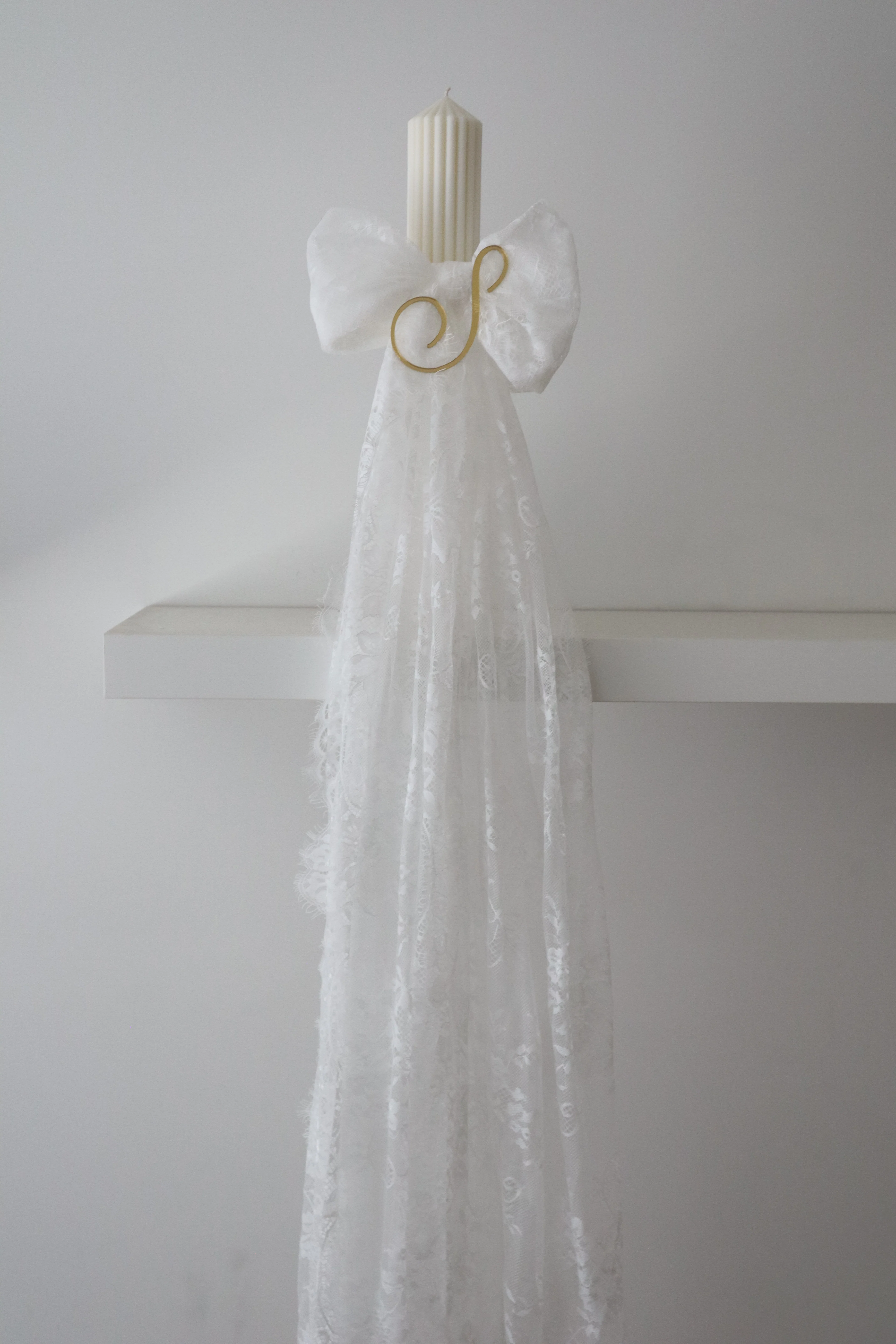 Ribbed Orthodox Lace Bow Candle | Lambatha - Image 3