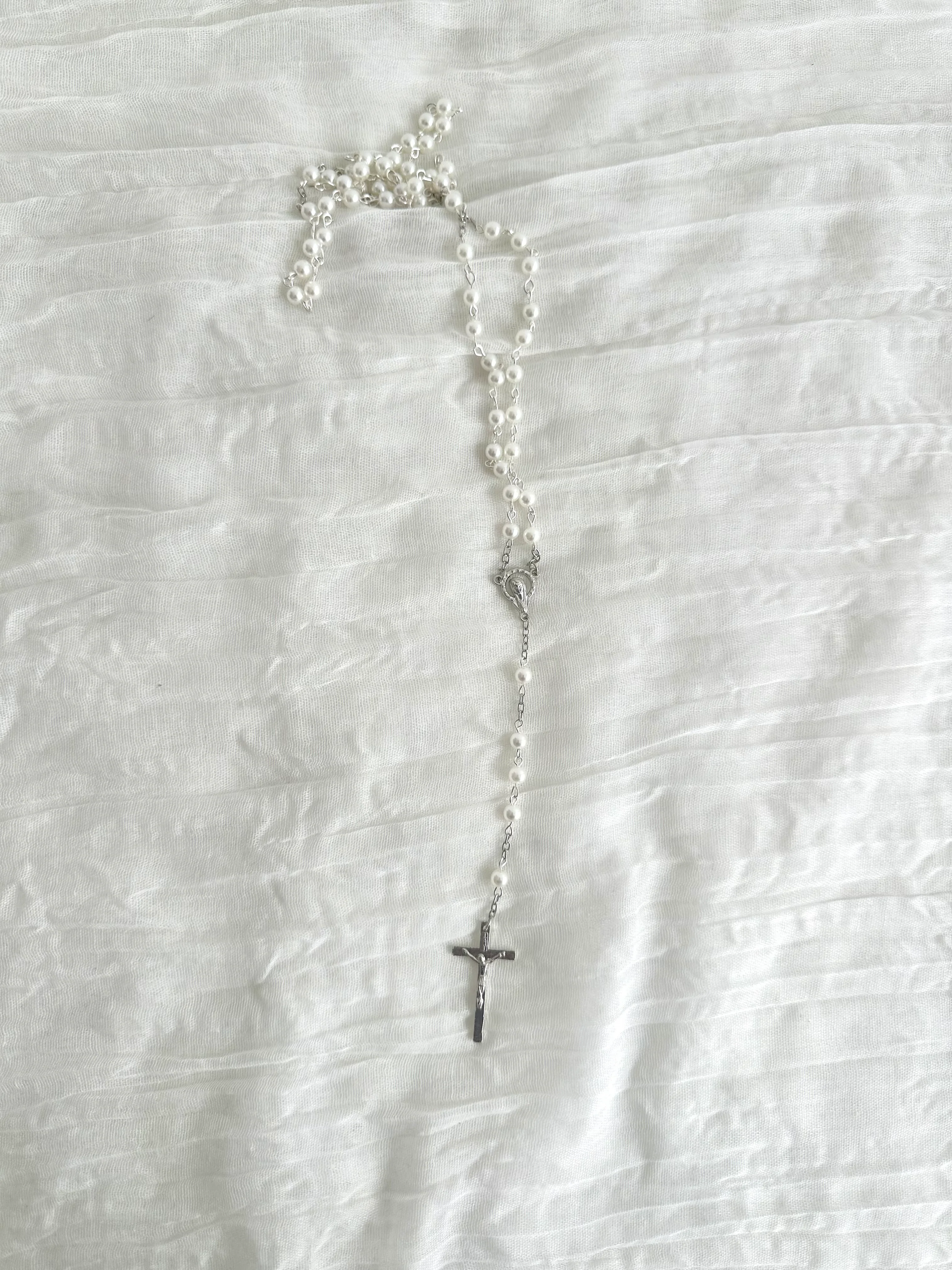 Round Pearl Rosary w/ Silver Hardware